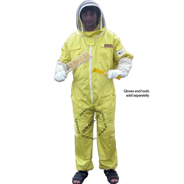 Detailed view of the zipper design on the Jawadis beekeeper suit, providing easy wear and quick access