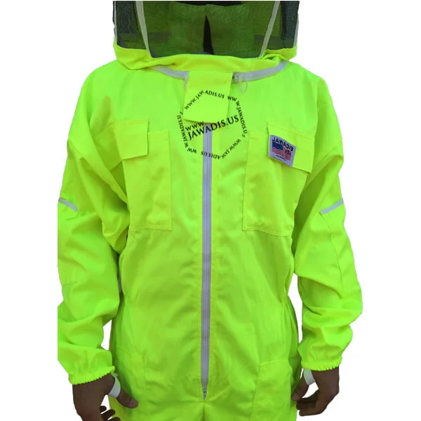 Chest and sleeve pockets of Jawadis beekeeping suit for tools